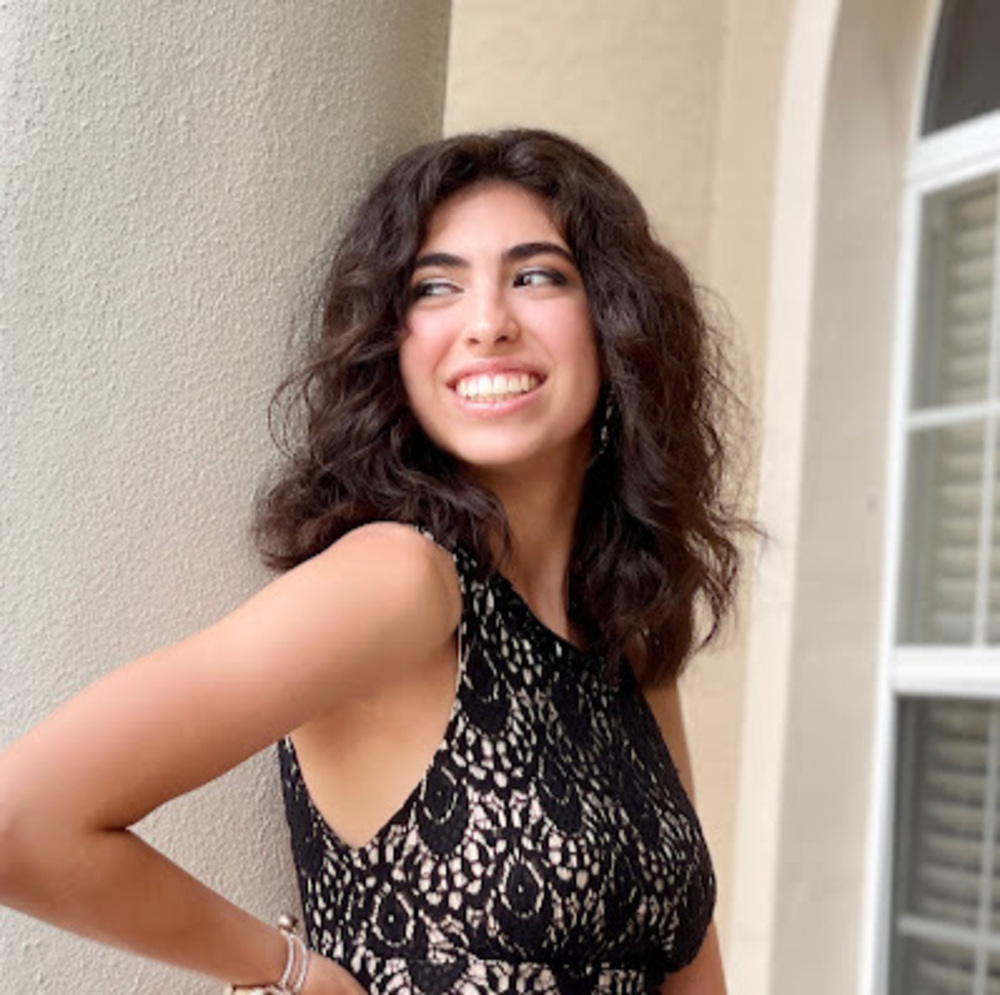 Meet your Posher, Adriana